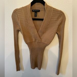 Ribbed V-Neck Sweater in Tan